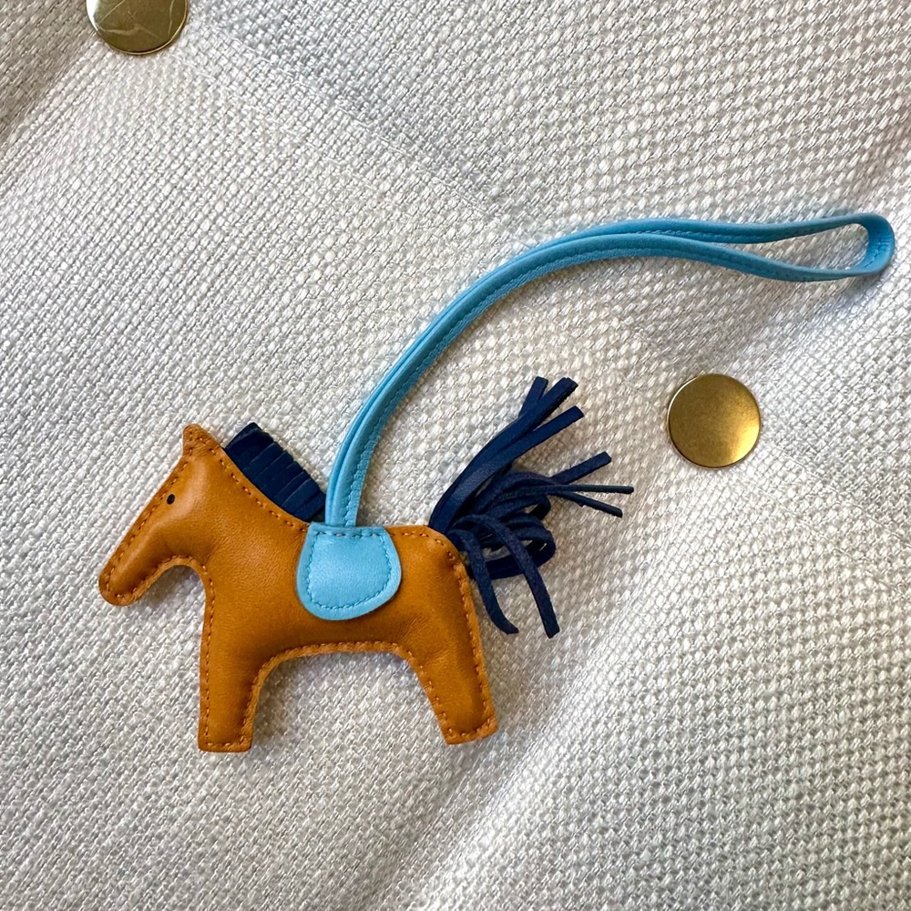Hermes Rodeo PM Agneau Milo Brown
Blue Bag Charm - Picture 2 of 10